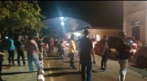 TIM KPK Keluar Gedung Propos Membawa Sejumlah Koper Diduga Barang Bukti Hasil OTT